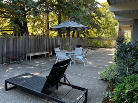 A Bay Area couple turns their Eichler into a lush oasis